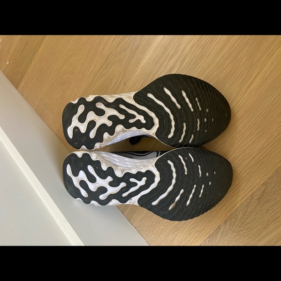 Nike infinity run flyknit 2 mens size 8.5 - Picture 4 of 5